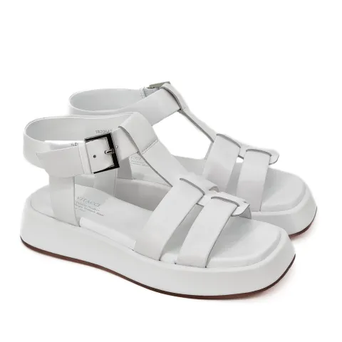 Сандалии женские