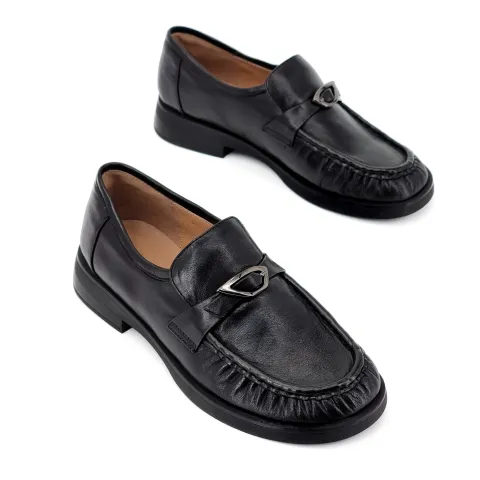 Лоферы женские