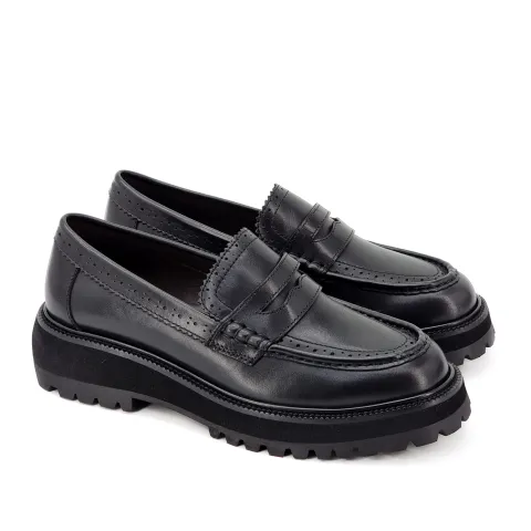 Лоферы женские