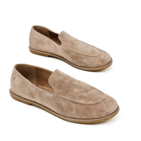 Лоферы женские