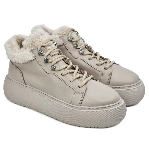 Кроссовки женские