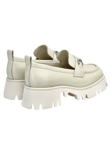 Лоферы женские