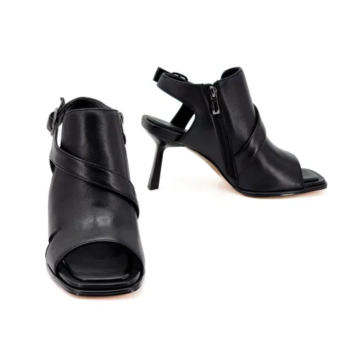 Босоножки женские