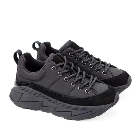 Кроссовки женские