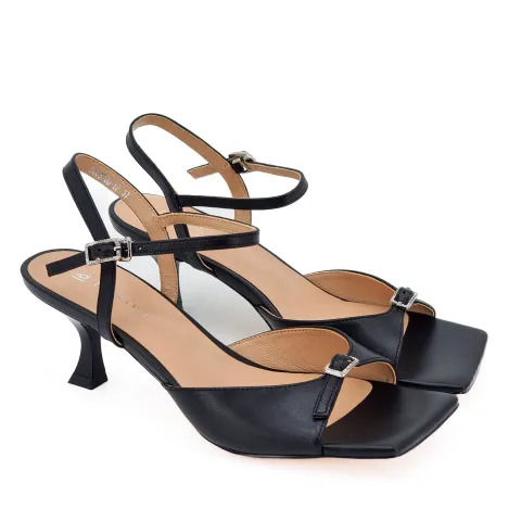 Босоножки женские