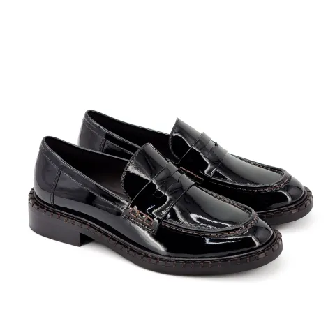 Лоферы женские