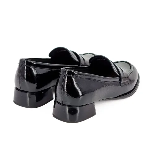 Лоферы женские