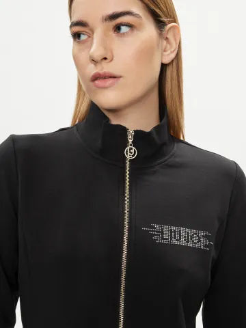 Костюм женский