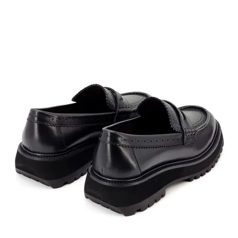 Лоферы женские