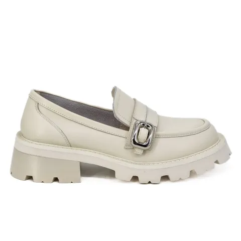 Лоферы женские