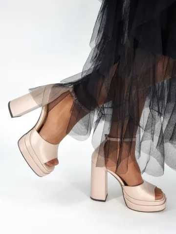 Босоножки женские