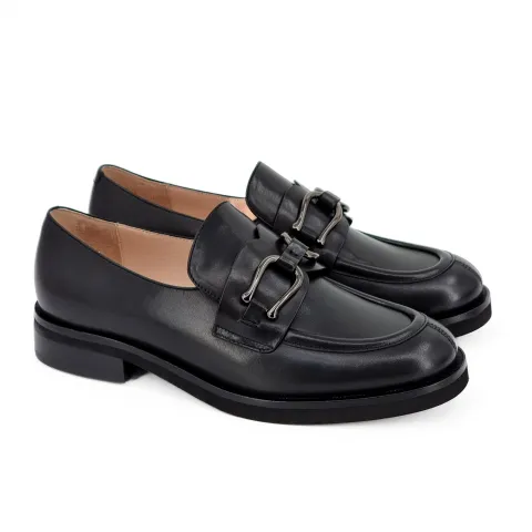 Лоферы женские