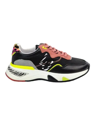 Кроссовки женские