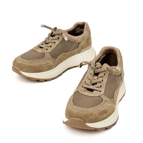 Кроссовки женские