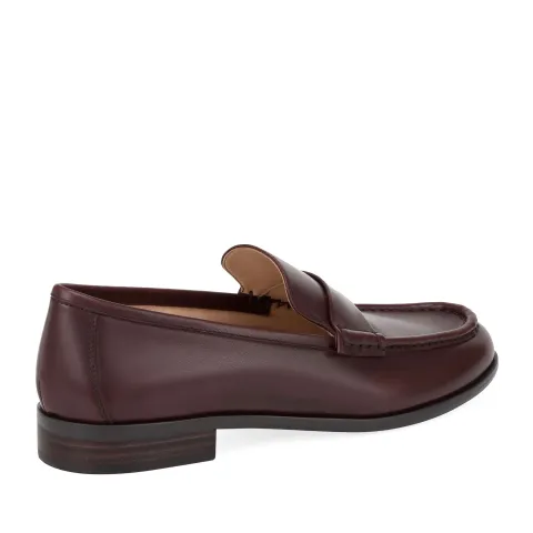 Лоферы женские