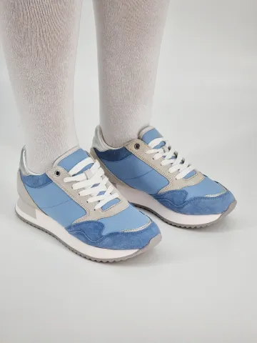 Кроссовки женские