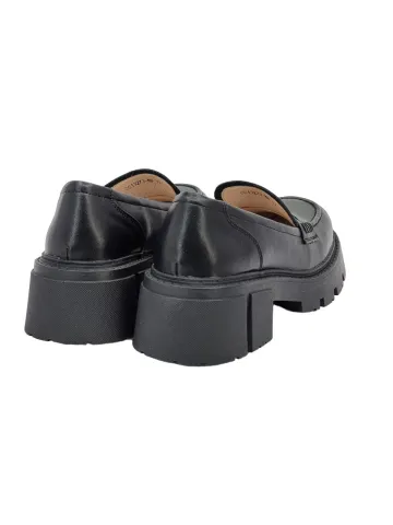 Лоферы женские