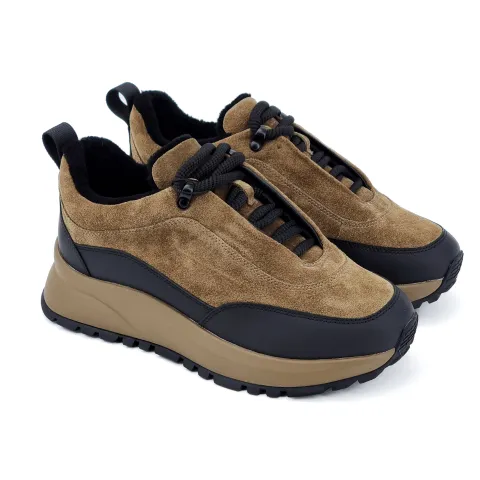 Кроссовки женские