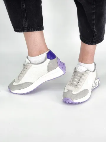 Кроссовки женские