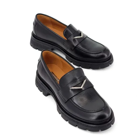 Лоферы женские