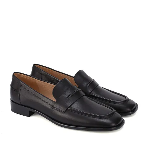 Лоферы женские