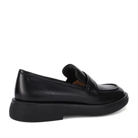 Лоферы женские