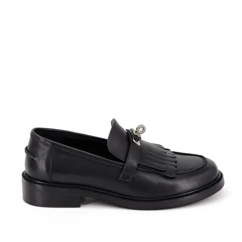 Лоферы женские