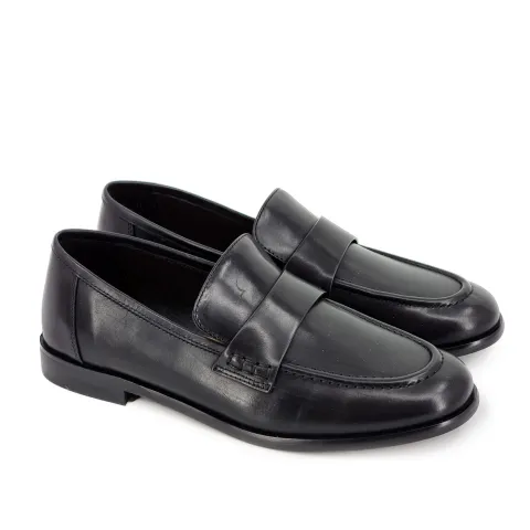 Лоферы женские