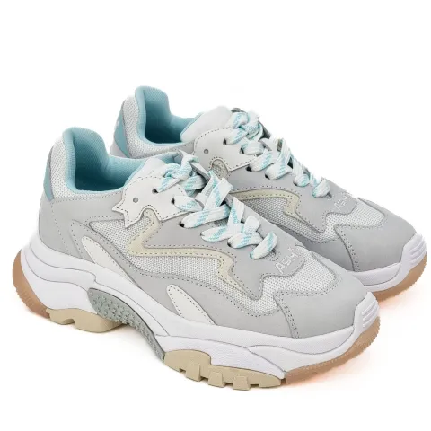 Кроссовки женские