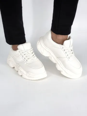 Кроссовки женские