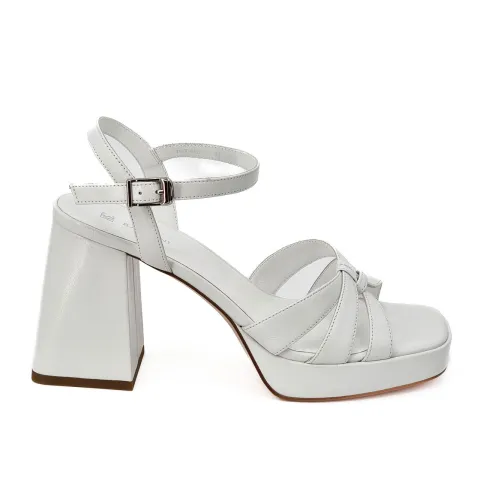 Босоножки женские