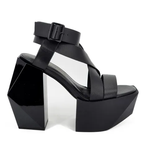 Босоножки женские