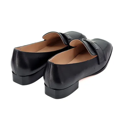 Лоферы женские