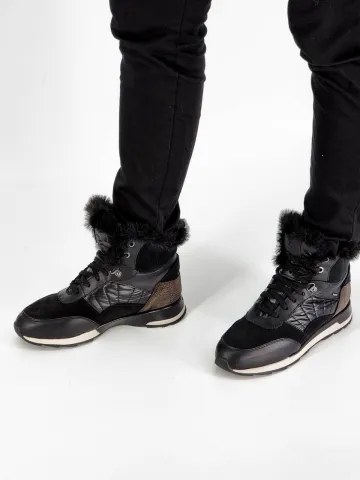 Кроссовки женские