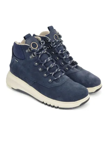 Кроссовки женские