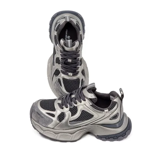 Кроссовки женские