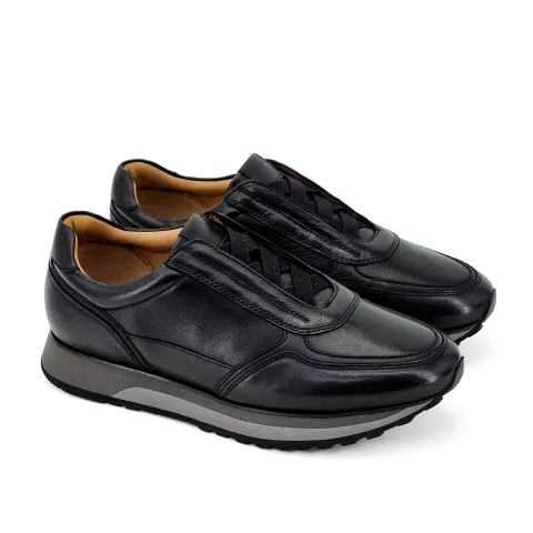 Кроссовки женские