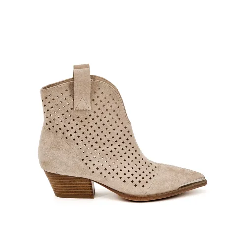 Казаки женские