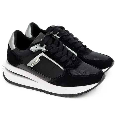 Кроссовки женские