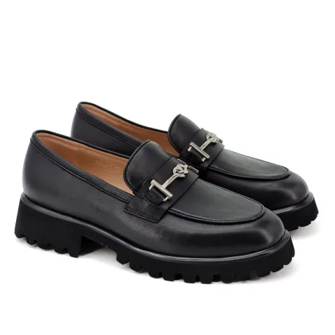 Лоферы женские