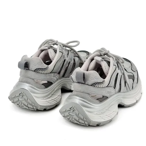 Кроссовки женские