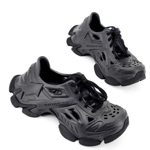 Кроссовки женские