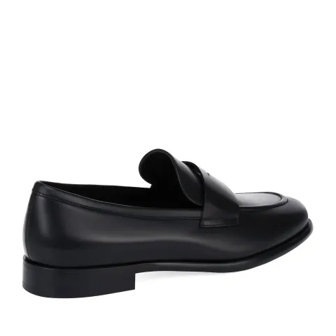 Лоферы женские