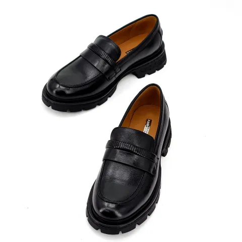 Лоферы женские