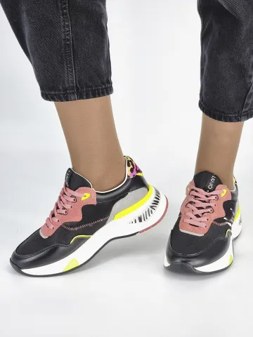 Кроссовки женские