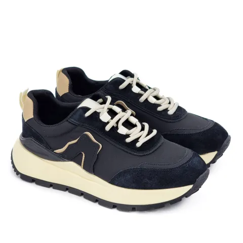 Кроссовки женские