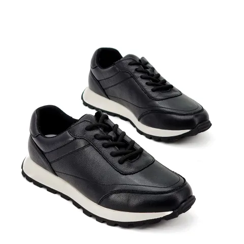 Кроссовки женские