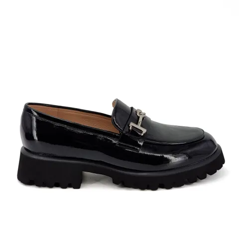 Лоферы женские