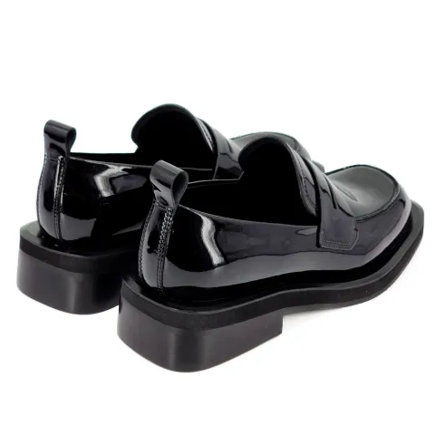 Лоферы женские