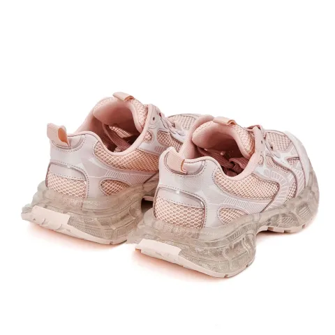 Кроссовки женские